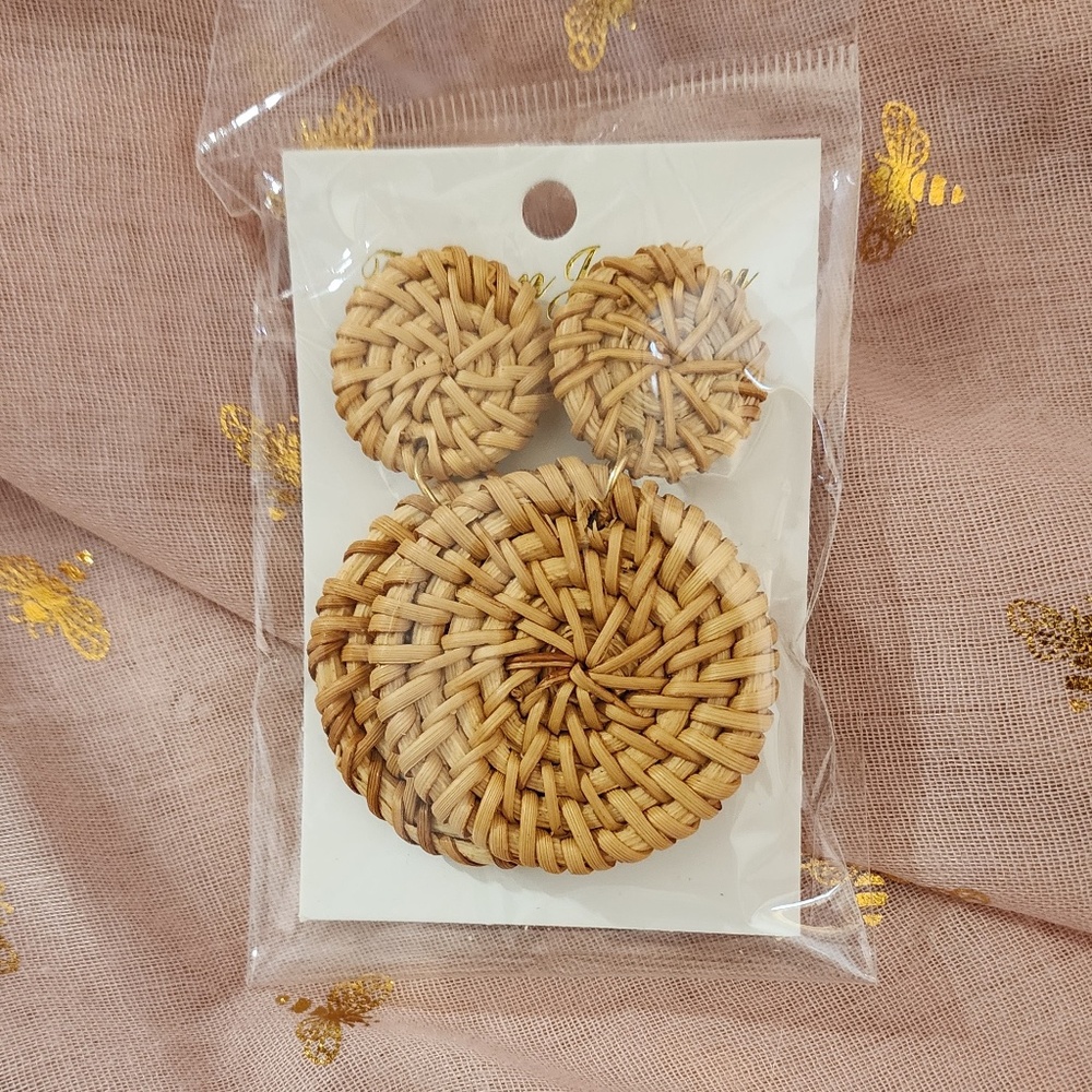 New Cute Circle Straw Earrings
